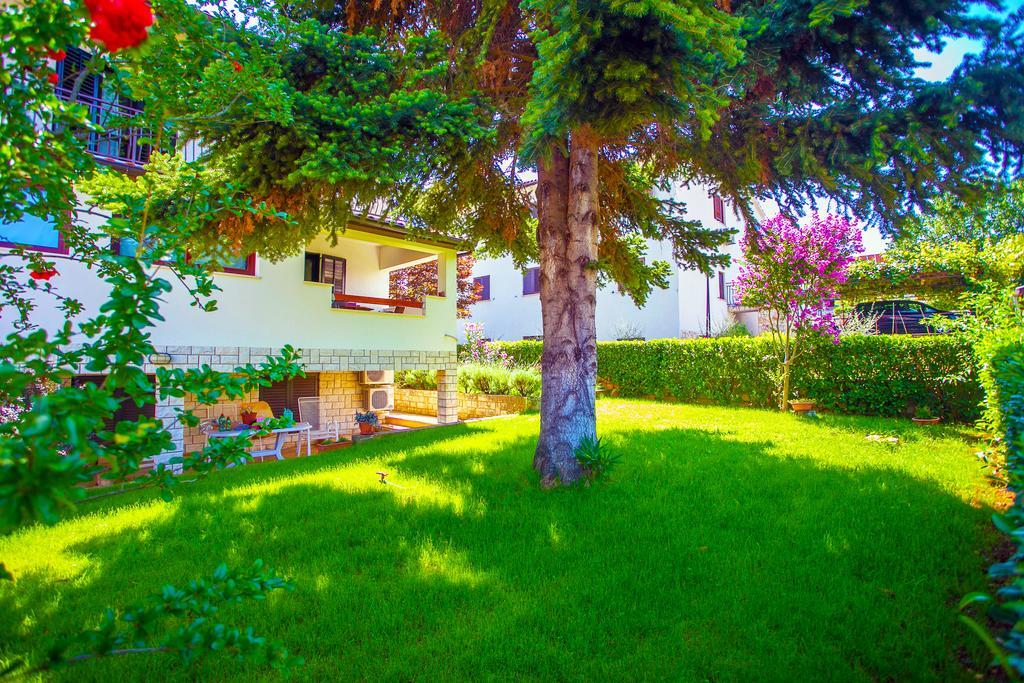 Apartment Pinia Poreč Eksteriør billede